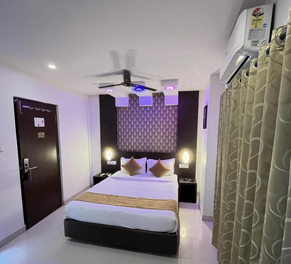 The Porch Inn Hotel/Service Apartments Bangalore Exterior foto